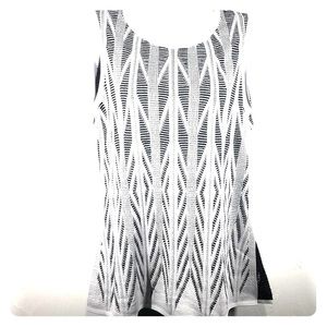 NWT St. John Gray & Black knit sleeveless top sz M